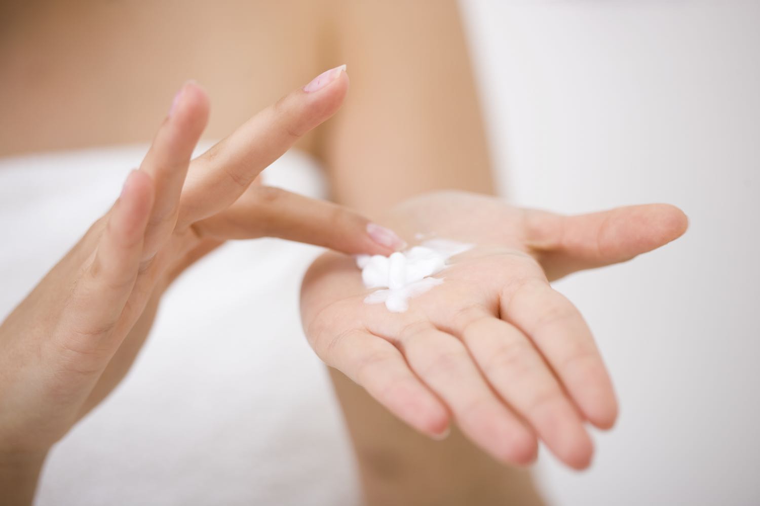Les cosmétiques conventionnels composés d'eau et d'excipients